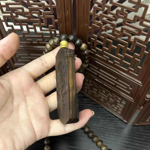 Agarwood lotus guanyin carving pendant